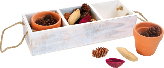 Small foot dekorationsæske med naturmaterialer