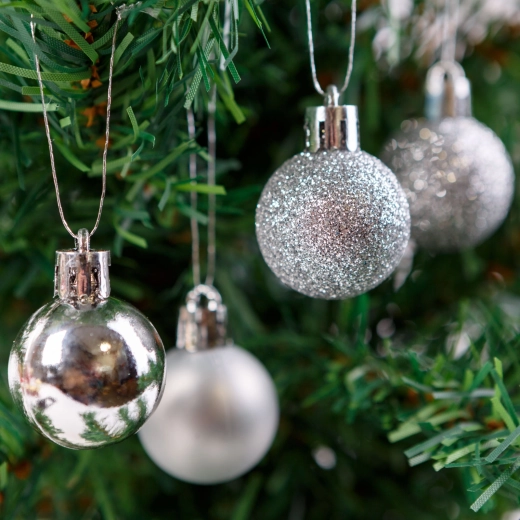 Sæt med sølvfarvet julepynt til juletræet, 12 stk.