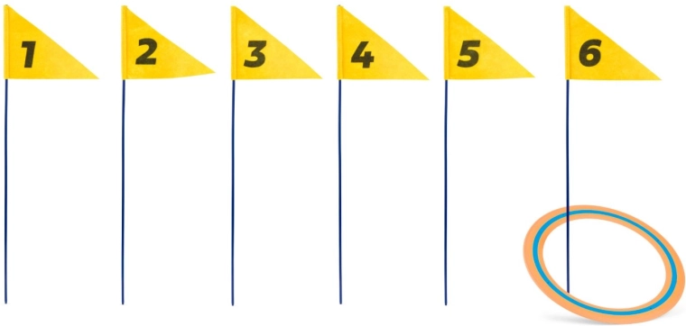 Udendørs discgolf med nummererede flag