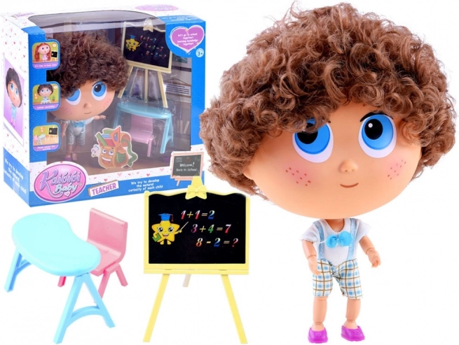 Dukke-lærer Tymek – skolesæt med tavle og bord – Blå