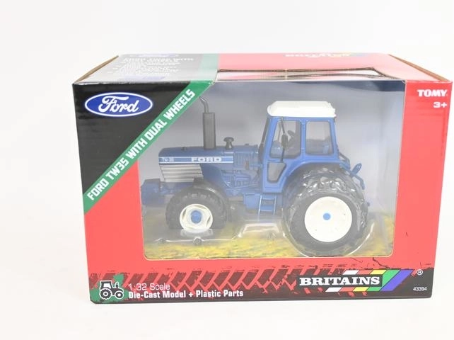 TOMY Britains model af Ford TW35-traktor med dobbelte baghjul - 1 stk.