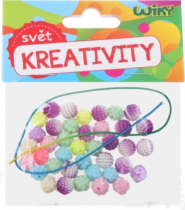 Farverige perler med snor til kreativt arbejde