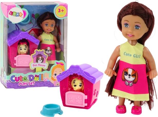 Mini dukke med langt hår og farverig skørt med hund og hundehus