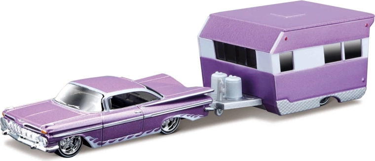 Maisto Design Tow & Go 1959 Chevrolet Impala med Alameda-campingvogn 1:64