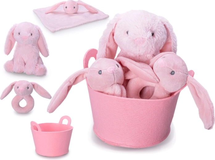 Gavesæt til baby med lyserød plysbamse-kanin, rangle og nusseklud i kurv