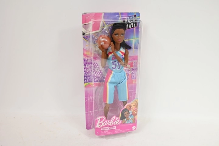 Barbie tematisk basketballspiller-dukke med bold