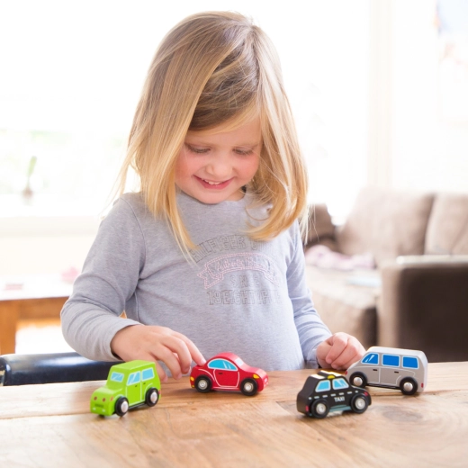 Sæt med mini-biler i træ - 4 stk.