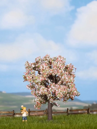 Endnu et blomstrende frugttræ 7,5 cm