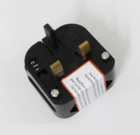 Adapter fra DE-stik til GB-stik