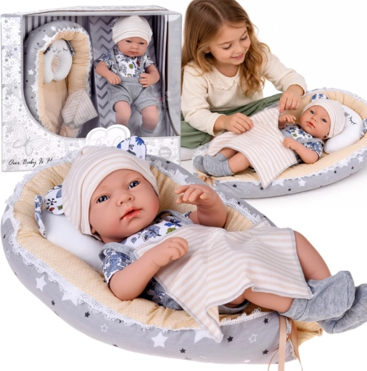 Babydukke 40 cm med babynest, pude og tæppe