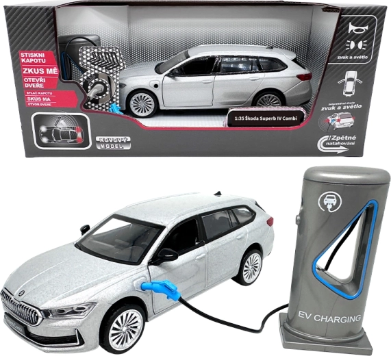 Metalmodel Škoda Superb IV Combi 1:35 med lyd og lys, sølvgrå