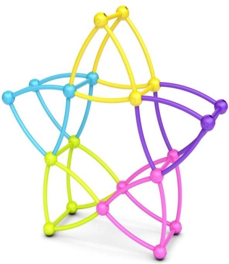 Kreativ 3D-bygning af pastelfarvede dele