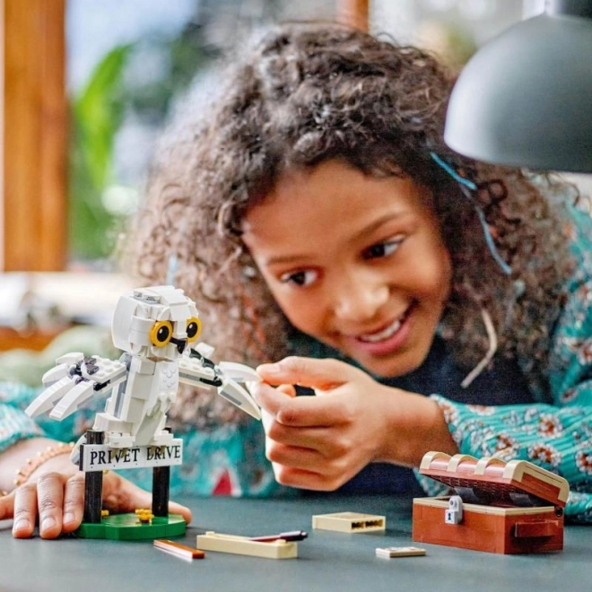 LEGO Harry Potter Hedwig ved Privet Drive