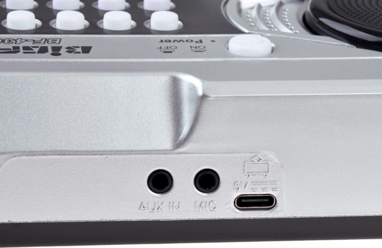 Syng og spil med AUX IN og mikrofon