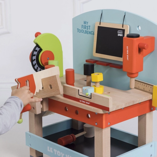 Mit første arbejdsbænk med værktøj fra Le Toy Van