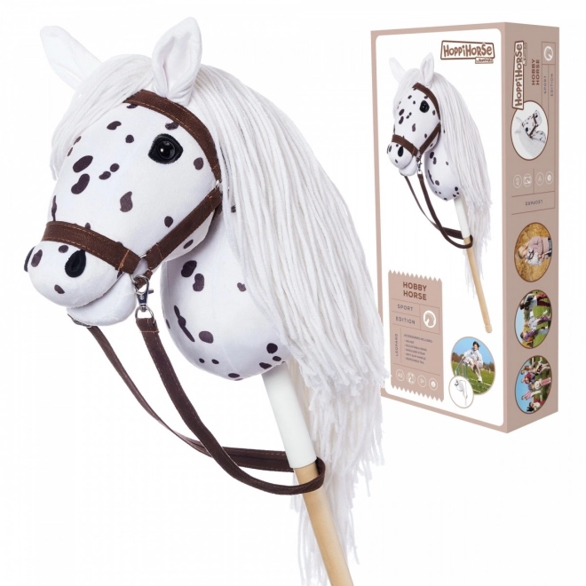 Stokhest fra HOPPIHORSE Sport Edition kollektionen i farven hvid leopard