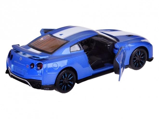 Bil Nissan GT-R med døre der kan åbnes