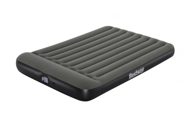 Oppustelig madras med oppustningspumpe 203 x 152 x 30 cm Bestway 67930