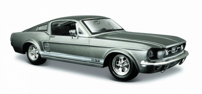 Sammensat model Ford Mustang GT 1967 1/24 grå