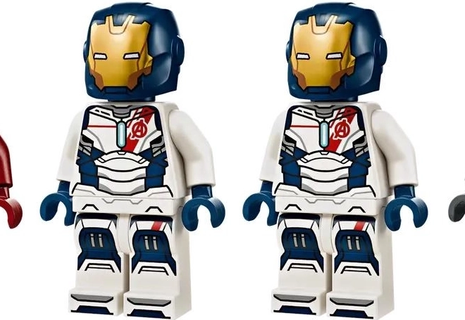 Iron Man og Iron Legion i kamp