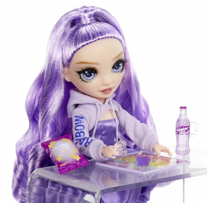 Rainbow High Glimmer & Skinne Mode dukke - Viola (Lilla)