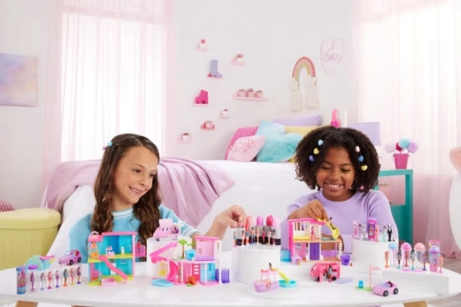 Mini BarbieLand sæt med Barbie figur og køretøj
