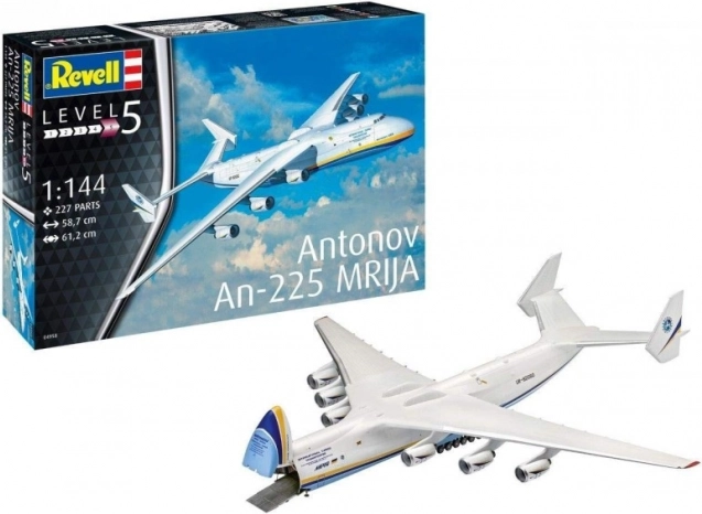 Plastikmodel af flyet Antonov AN-225 Mrija