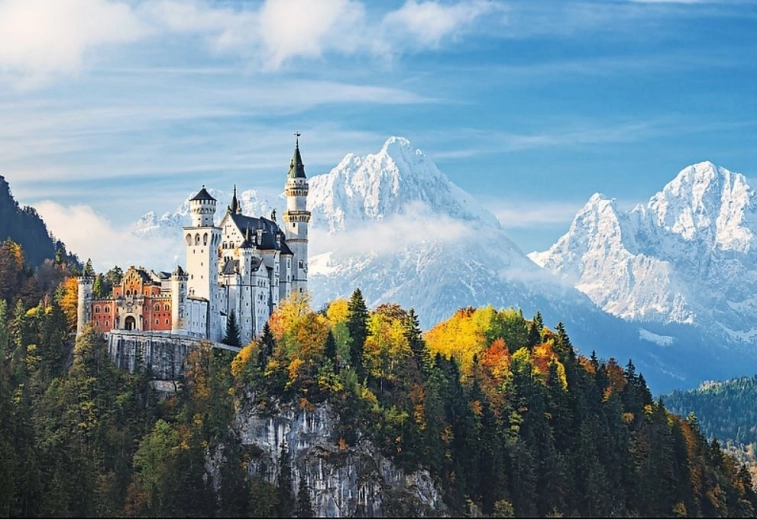 Imponerende motiv af de Bayeriske Alper og slottet Neuschwanstein