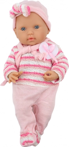 Stilfuldt pink outfit med sweater, hue og halstørklæde