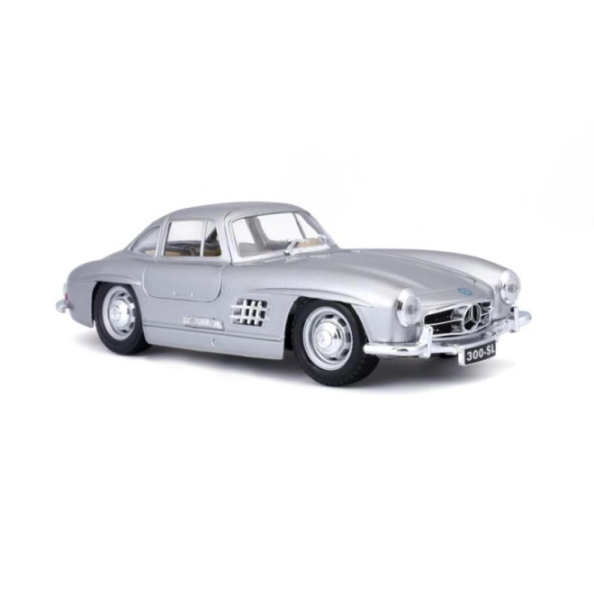 Bburago 1:24 Mercedes Benz 300SL sølv 18-22023