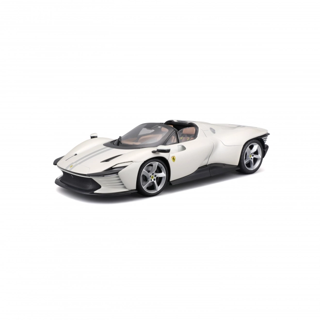 Bburago Ferrari Signature Series Daytona SP3 i skala 1:18 hvid