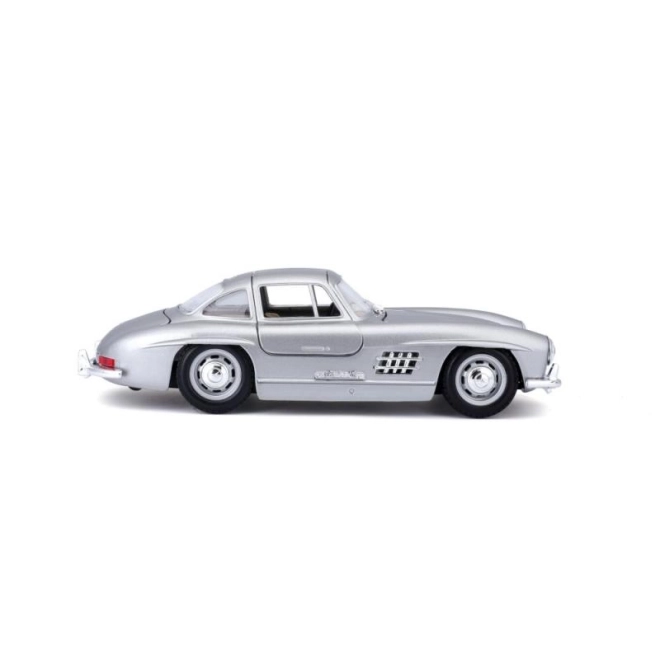Bburago 1:24 Mercedes Benz 300SL sølv 18-22023
