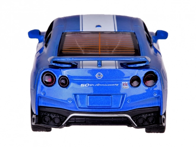 Bil Nissan GT-R med døre der kan åbnes