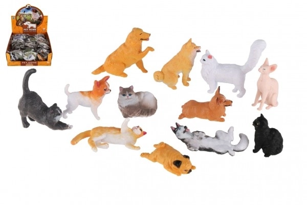 Plastfigur af hund og kat - blandede arter