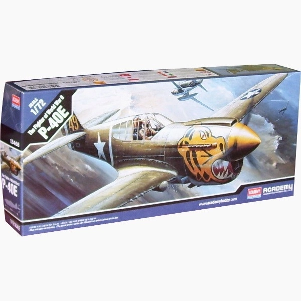 ACADEMY Curtiss P-40E Warhawk