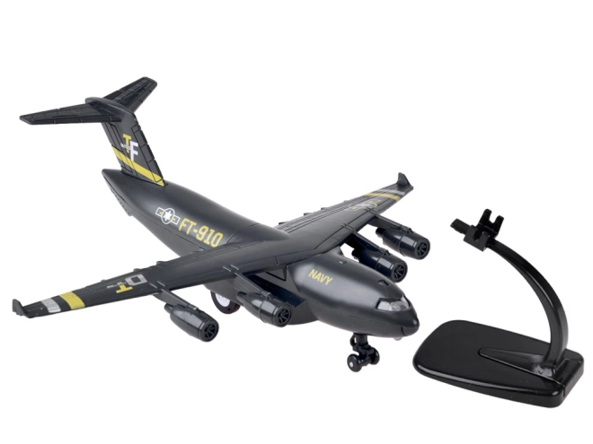 Militært transportfly med effekter