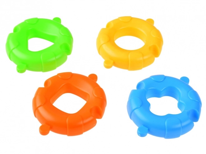 Gummi dyr på flydende puslespil