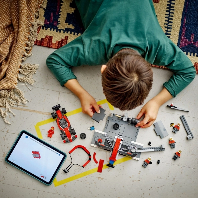 LEGO City 60443 Pitstop i boksene F1 med mekanikere og Ferrari-bil