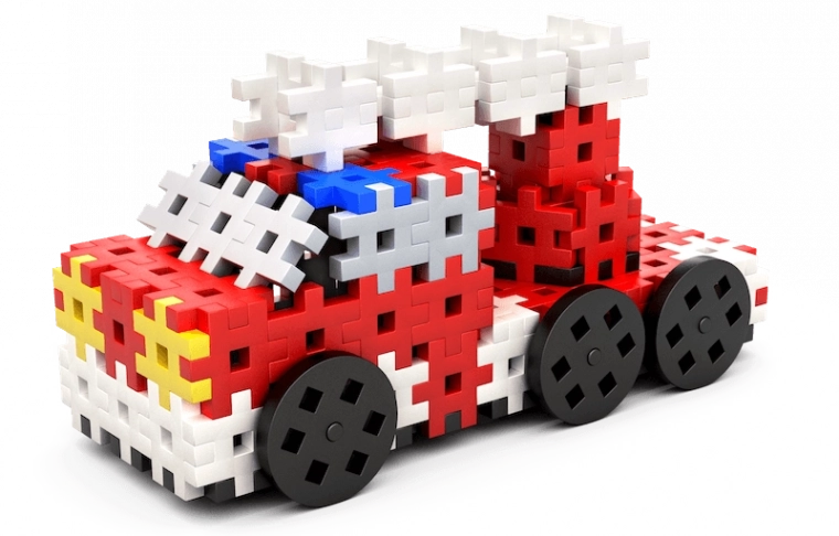 Hjul, aksler og EMOTI-figurer i pakken