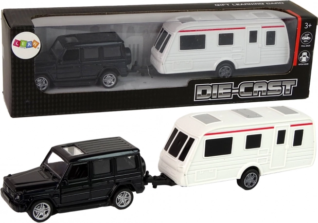 Model SUV med campingtrailer