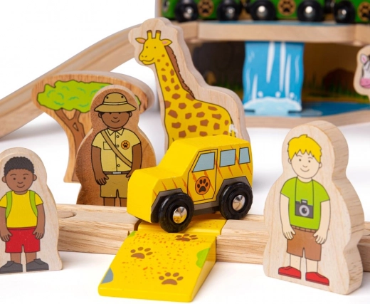 Kør med tog eller safari-jeep