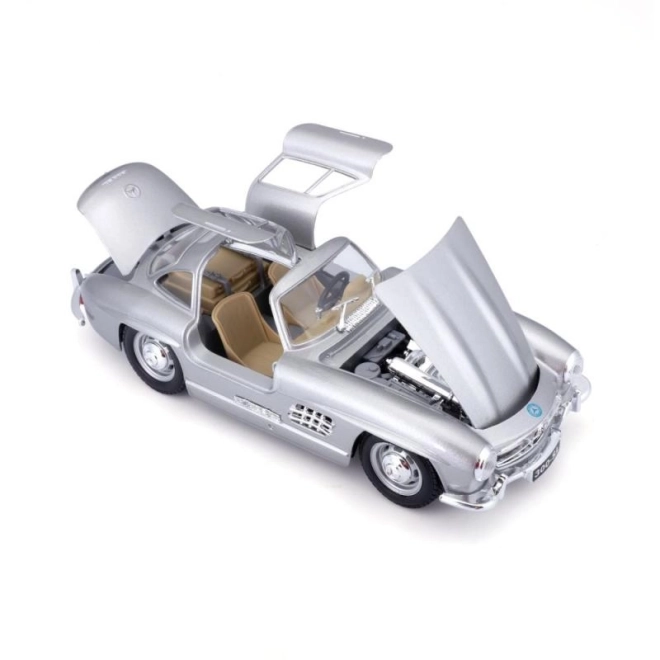 Bburago 1:24 Mercedes Benz 300SL sølv 18-22023