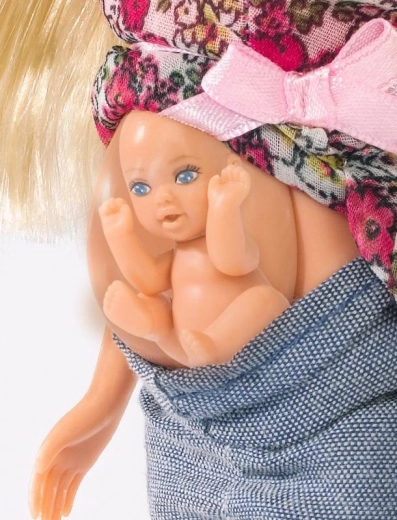 Åbent maveparti og baby indeni