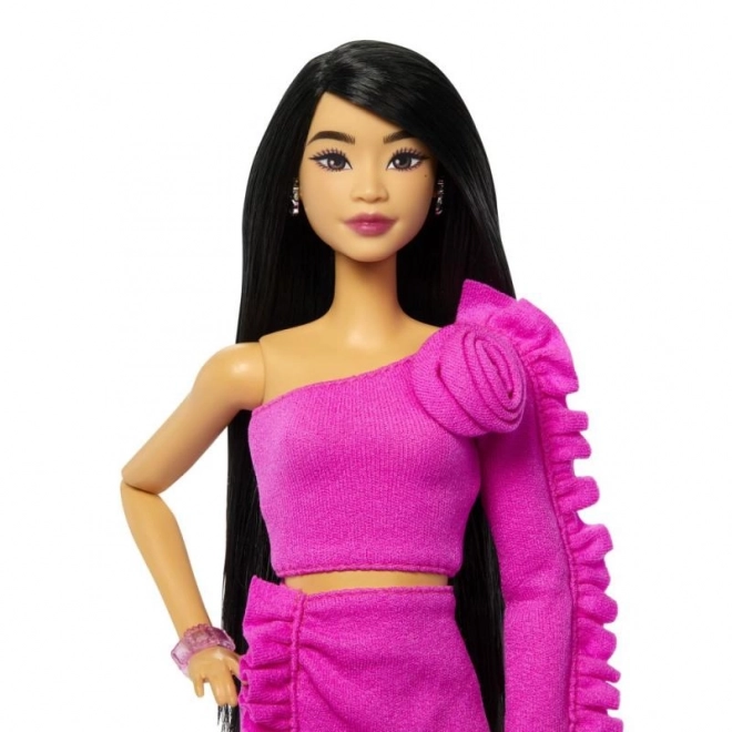 Barbie dukke model i kjole med roser