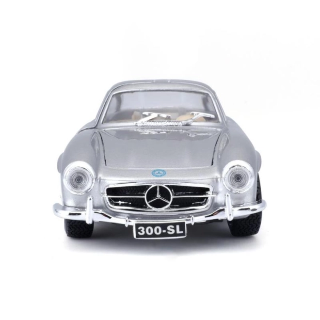 Bburago 1:24 Mercedes Benz 300SL sølv 18-22023