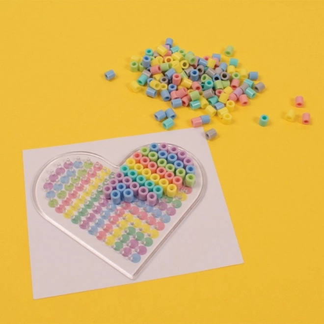 Playbox underlag til smelteperler formet som et hjerte