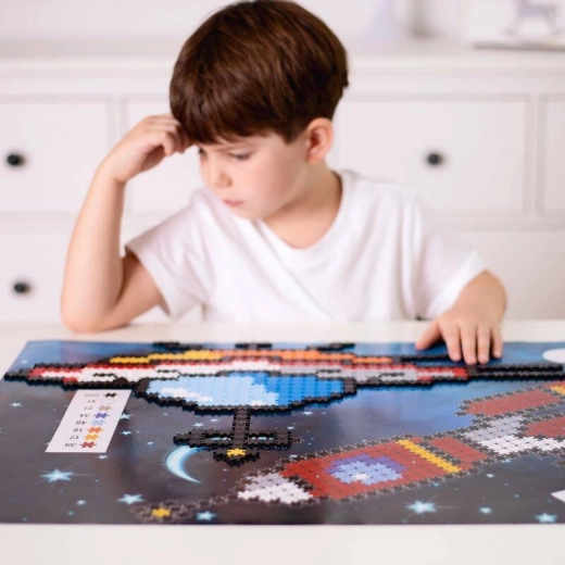 Rummotiver i pixel art-stil