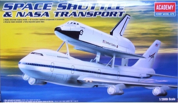 Plastmodel SPACE SHUTTLE med bærer BOEING 747 NASA 1:288