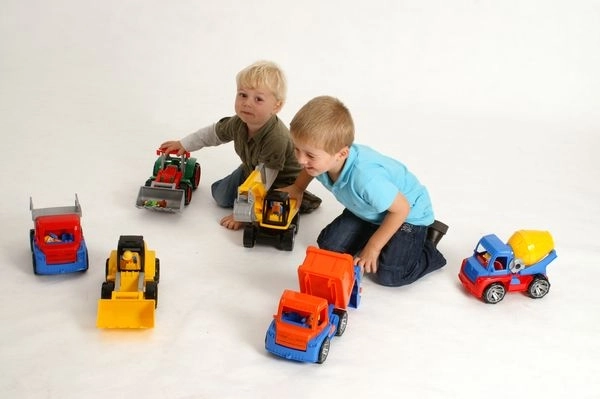 Lena auto plast Truxx traktor