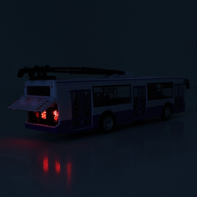 Trolleybus der annoncerer stoppesteder på tjekkisk 28 cm blå